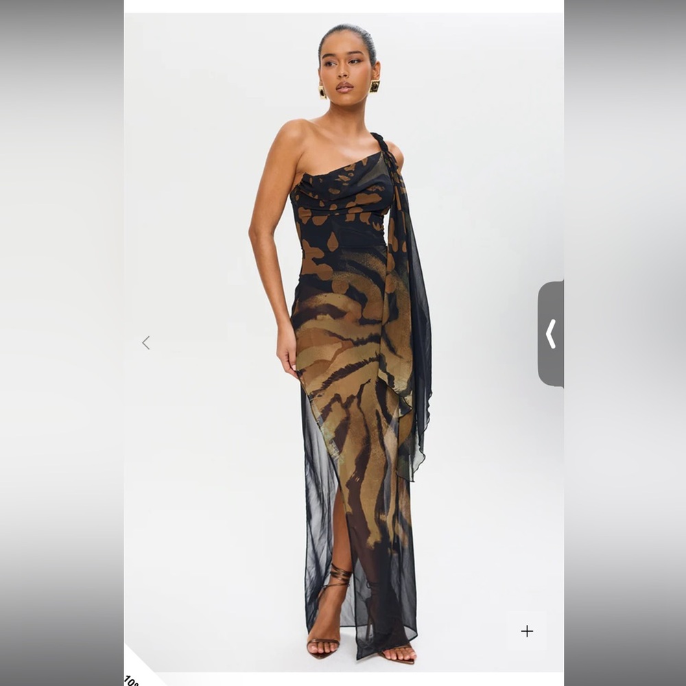 SOLSTICE
chiffon split hem maxi dress